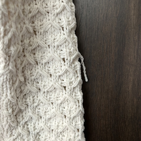 Ivory, extra small knit sweater - Picture 3 of 4